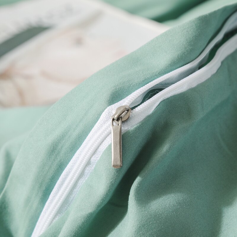 Classic Bedding 4 pcs Set Classic Bedding 4 pcs Set