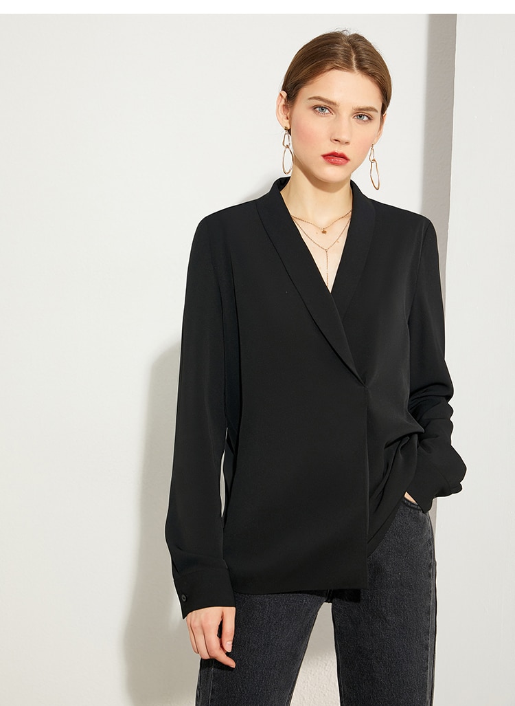 Women's Long Sleeved V-Neck Blouse