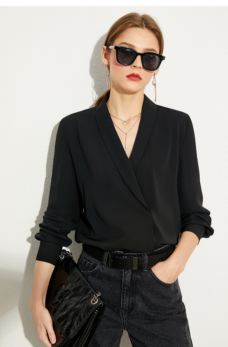 Women's Long Sleeved V-Neck Blouse