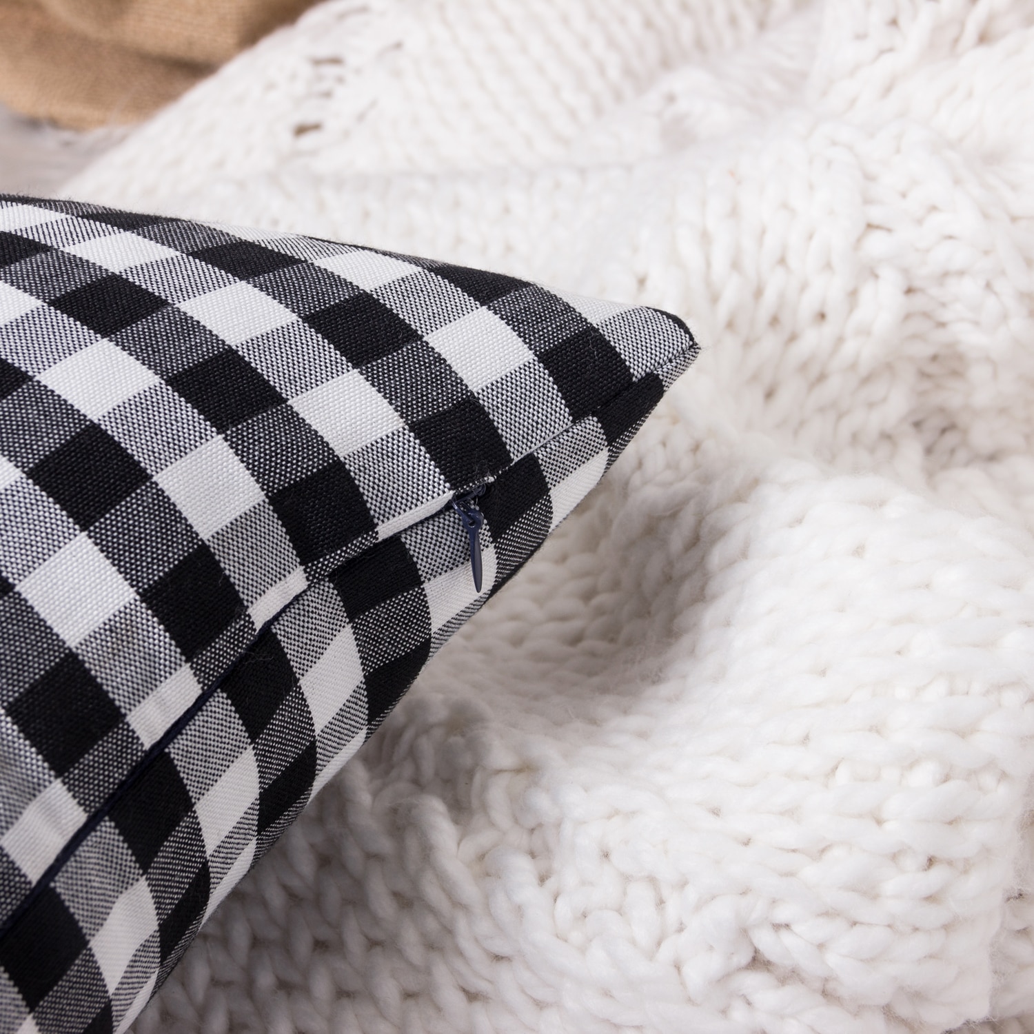 Plaid Patterned Cushion Cover