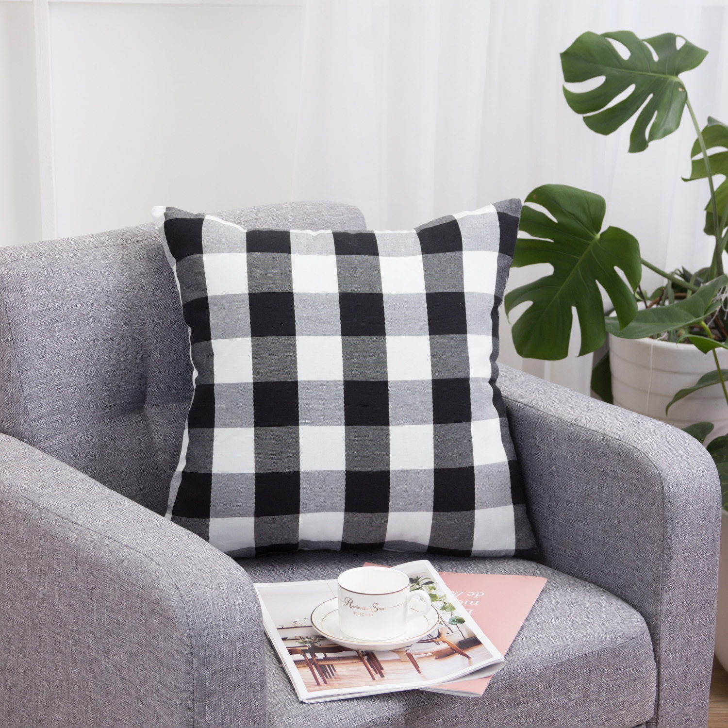 Plaid Patterned Cushion Cover