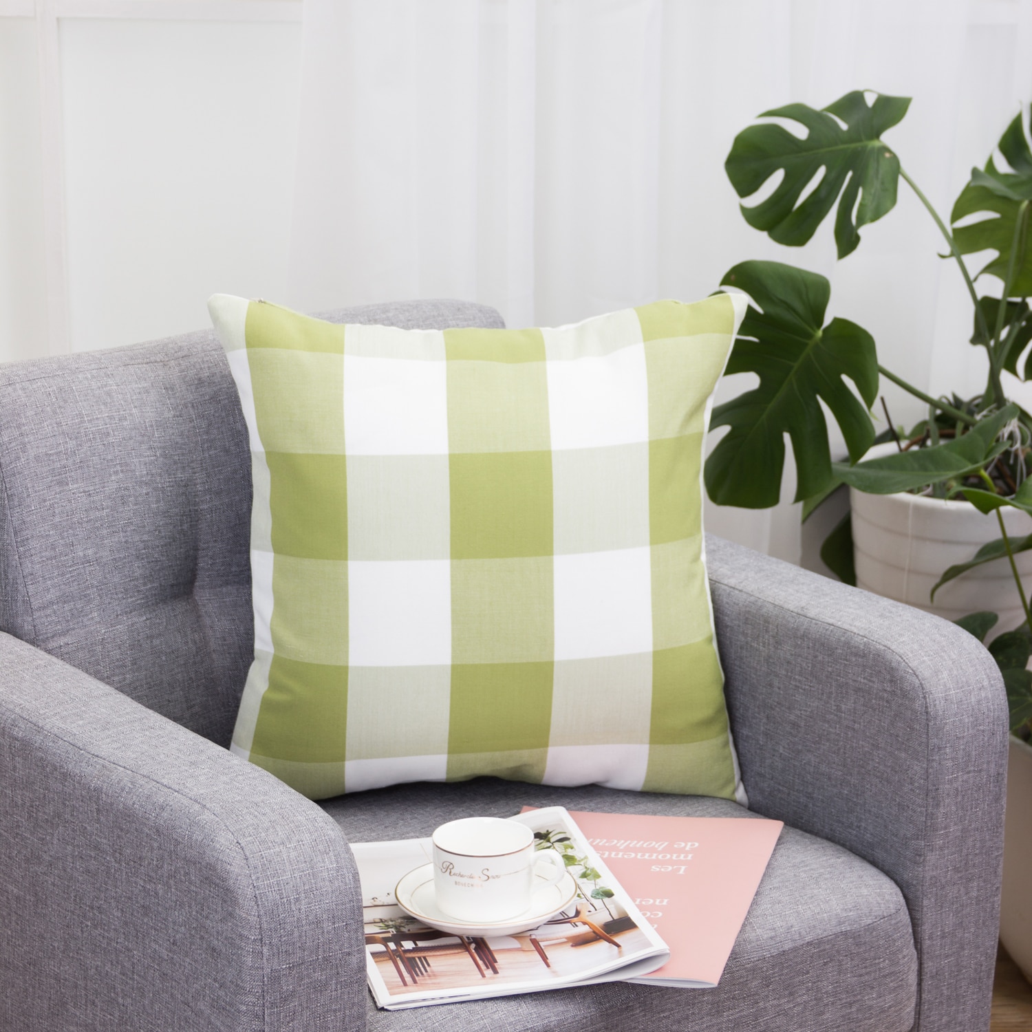 Plaid Patterned Cushion Cover