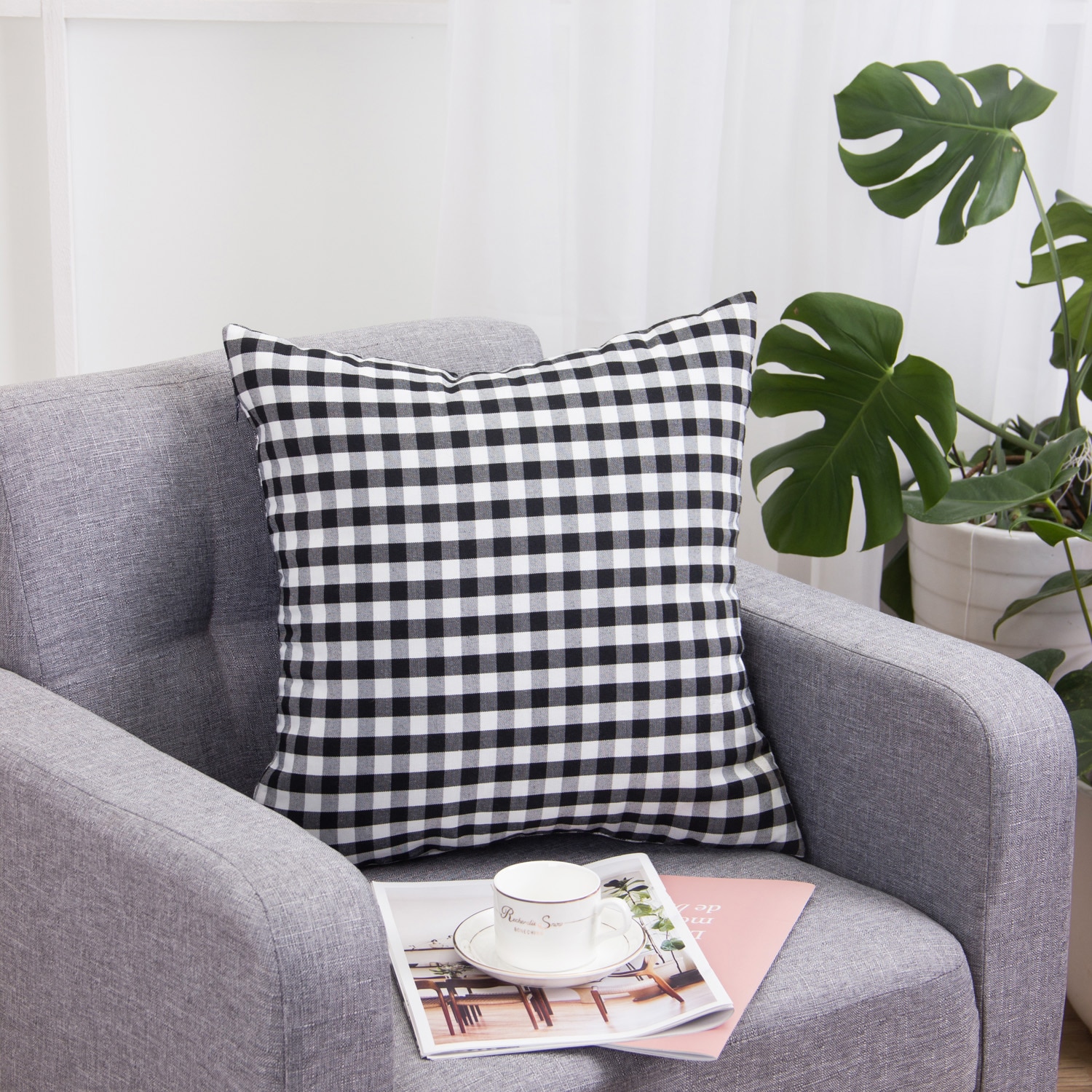 Plaid Patterned Cushion Cover