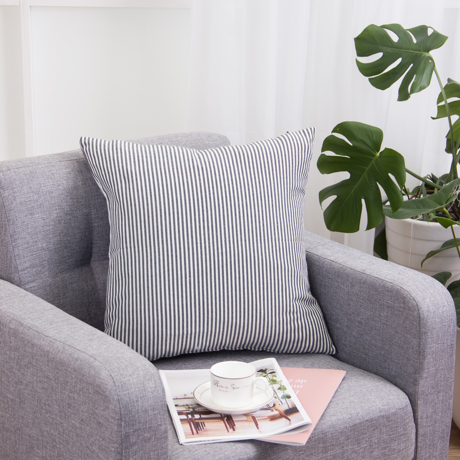 Plaid Patterned Cushion Cover