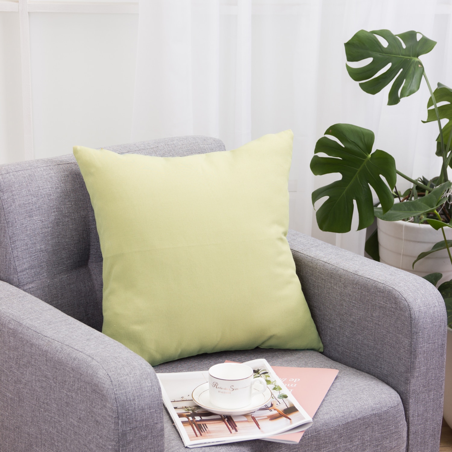 Plaid Patterned Cushion Cover