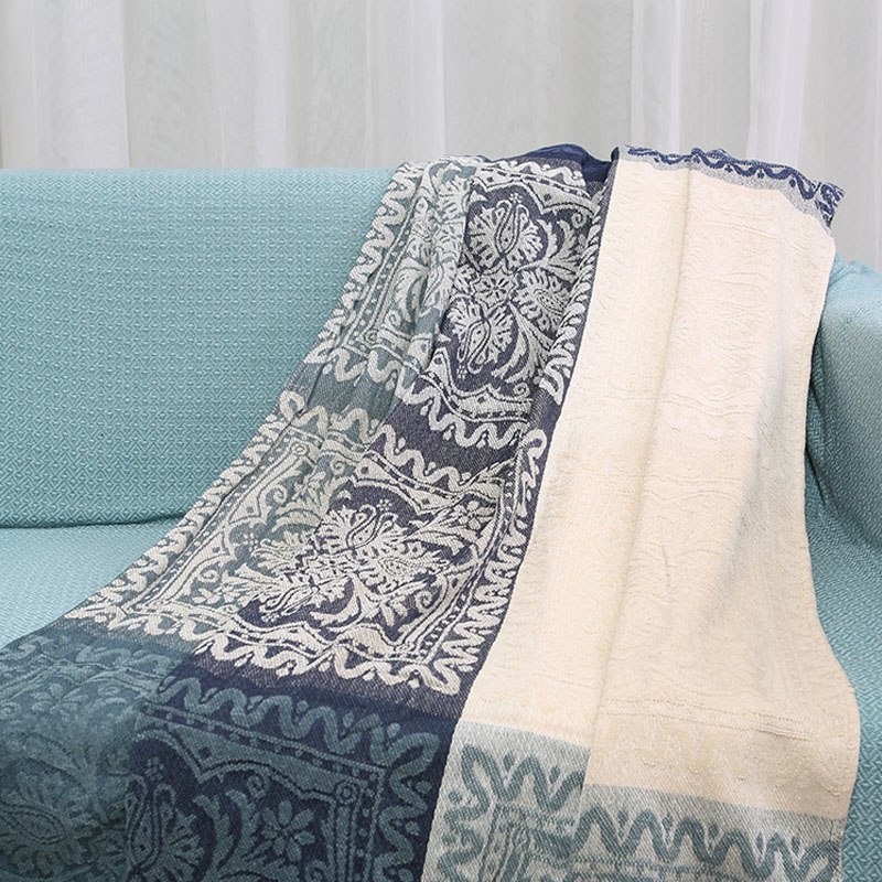Classic Retro Floral Patterned Bedroom Blanket